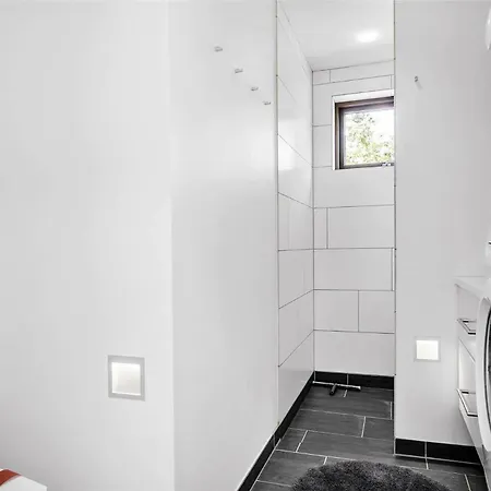 Semesterbostad 1328-aakirkeby-poserevaenget-34 Vester Somarken